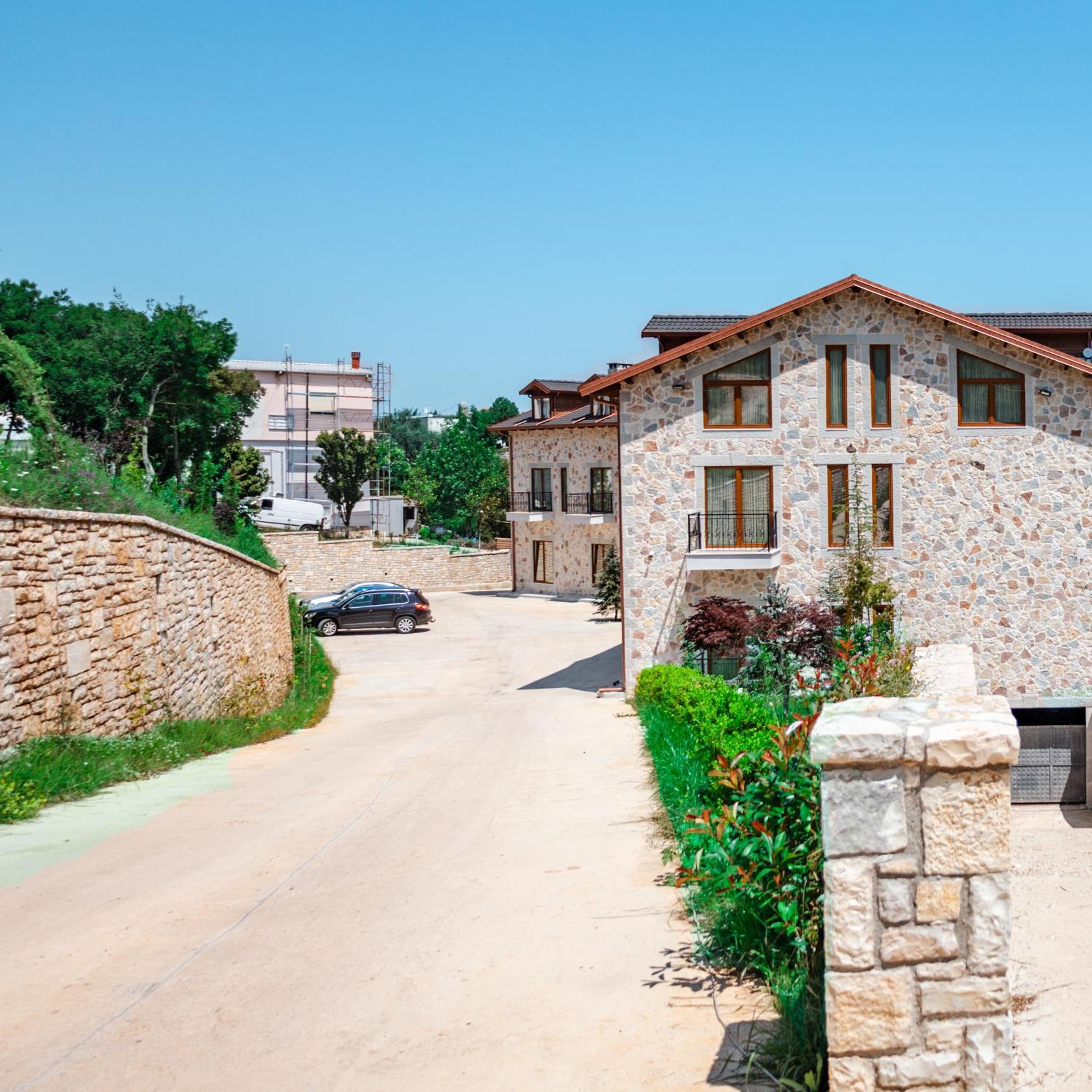 Gle-Alb Agrotourism Hotell Tepelene Exteriör bild