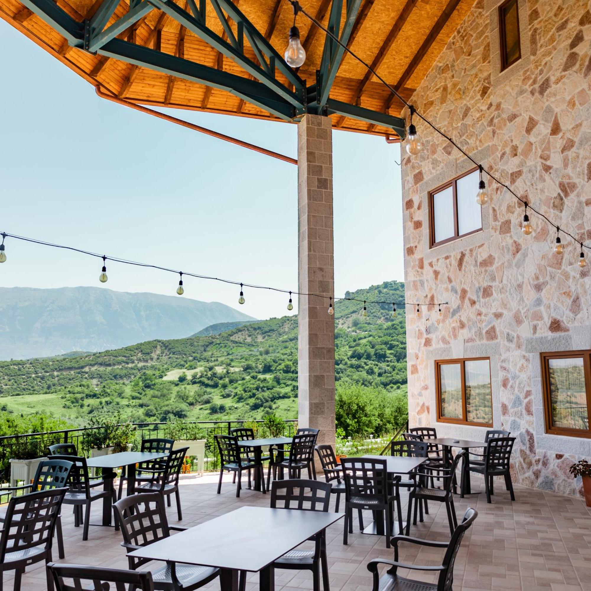 Gle-Alb Agrotourism Hotell Tepelene Exteriör bild
