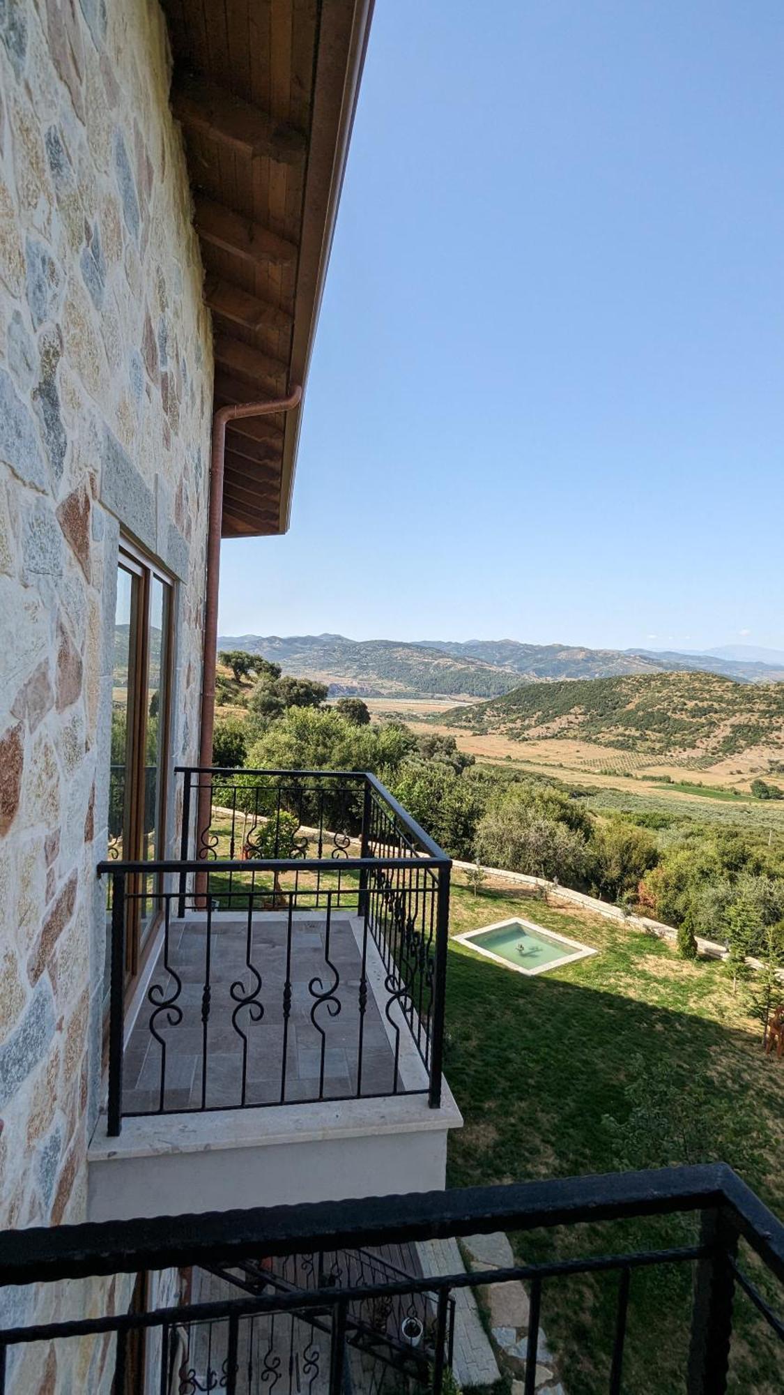 Gle-Alb Agrotourism Hotell Tepelene Exteriör bild