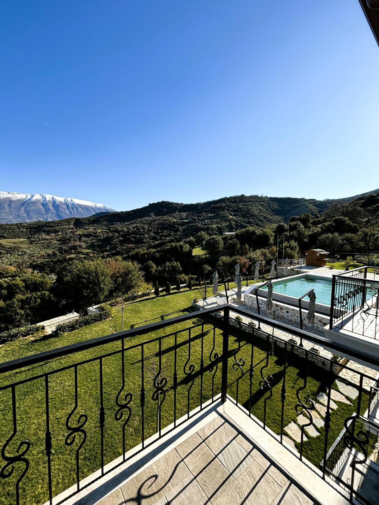 Gle-Alb Agrotourism Hotell Tepelene Exteriör bild