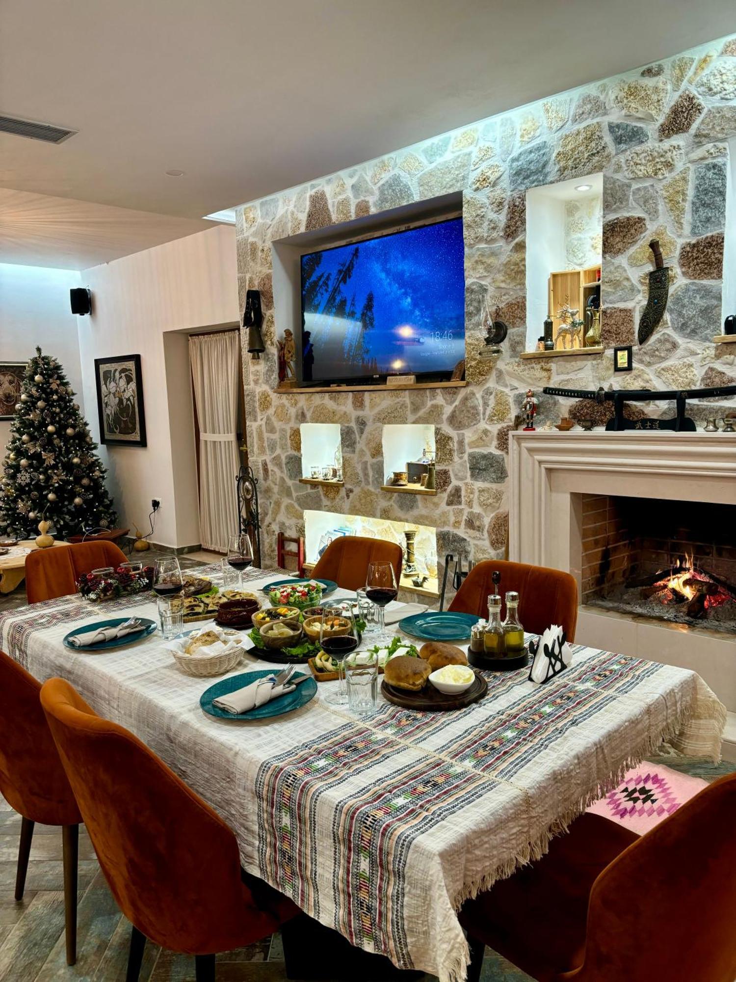 Gle-Alb Agrotourism Hotell Tepelene Exteriör bild