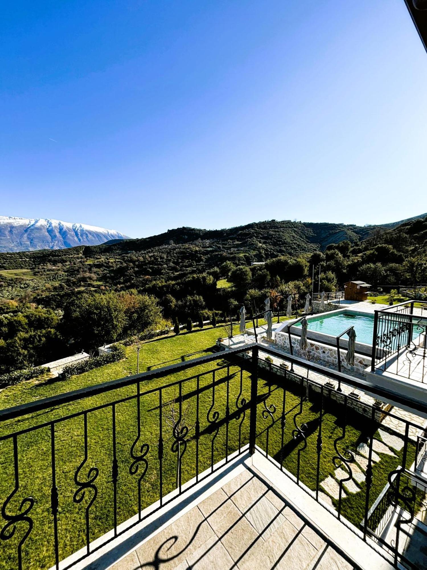 Gle-Alb Agrotourism Hotell Tepelene Exteriör bild