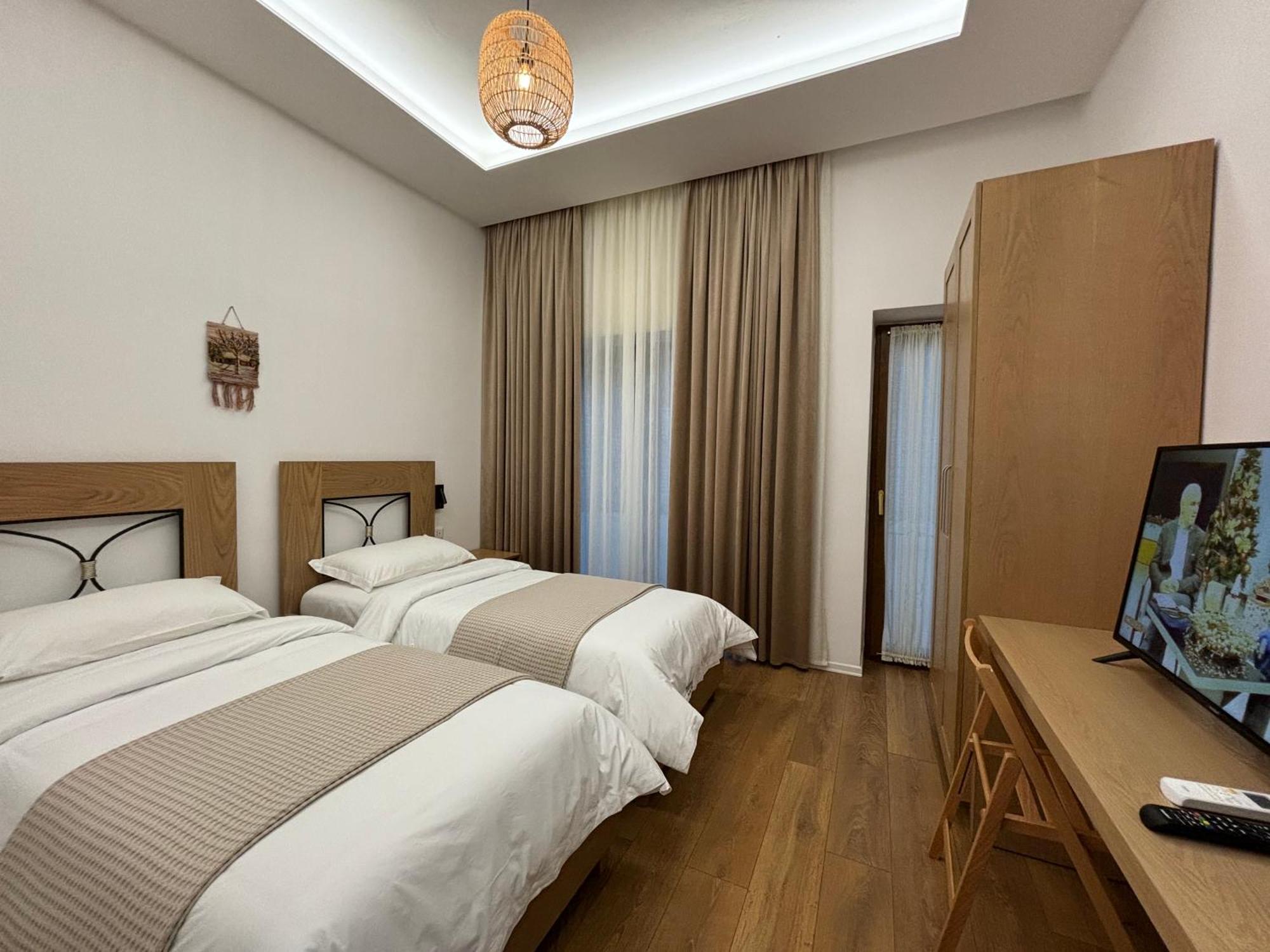 Gle-Alb Agrotourism Hotell Tepelene Exteriör bild