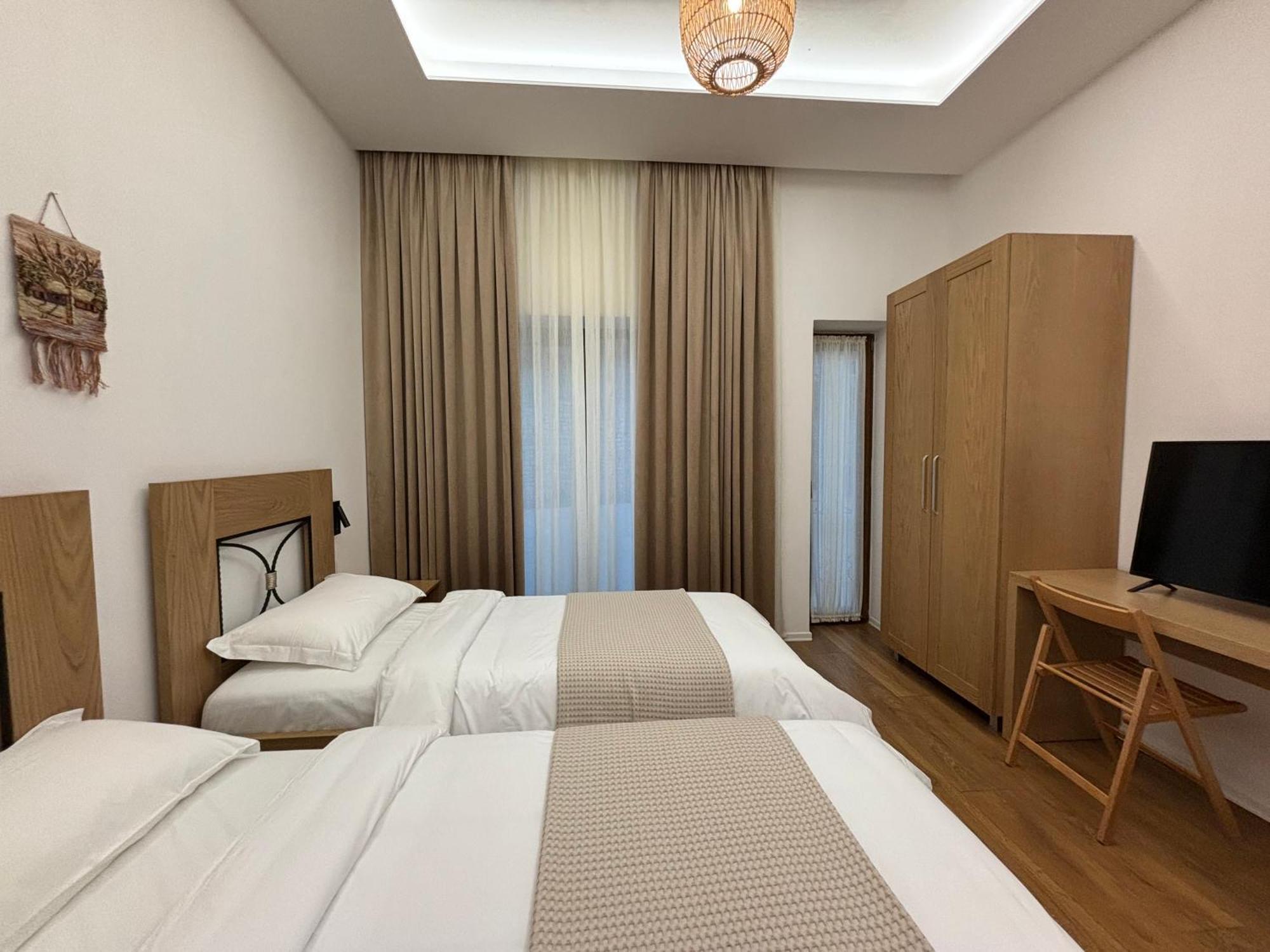 Gle-Alb Agrotourism Hotell Tepelene Exteriör bild