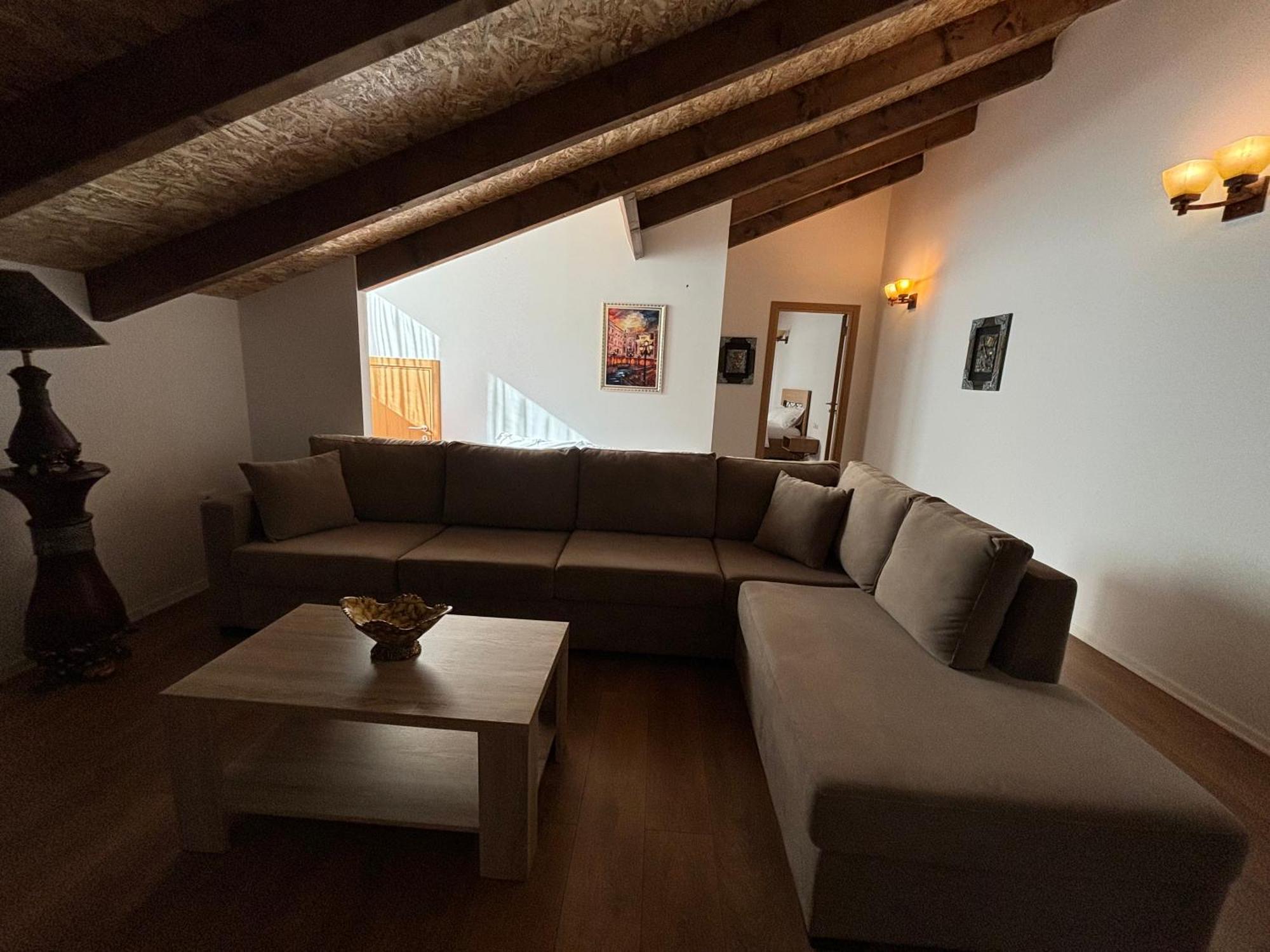 Gle-Alb Agrotourism Hotell Tepelene Exteriör bild