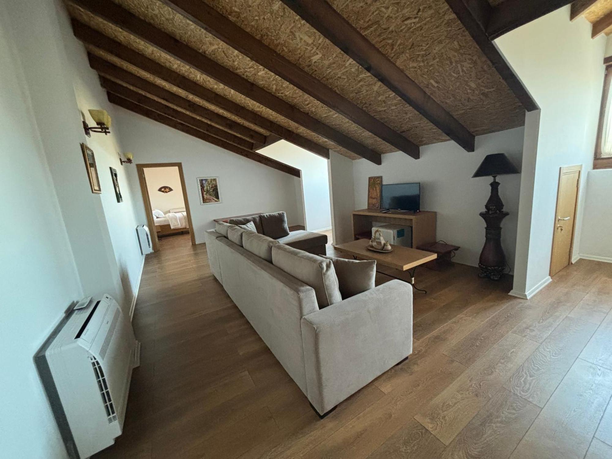 Gle-Alb Agrotourism Hotell Tepelene Exteriör bild