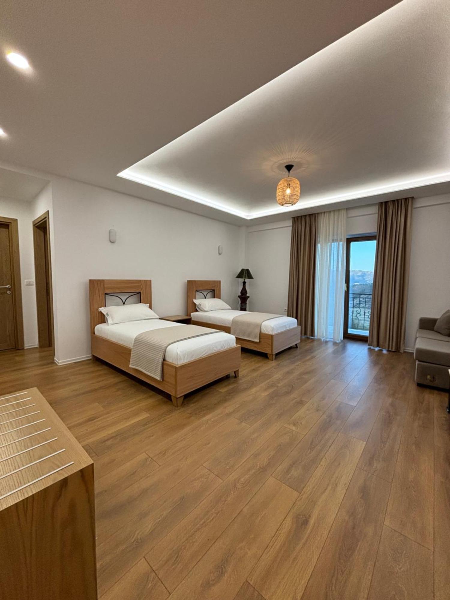Gle-Alb Agrotourism Hotell Tepelene Exteriör bild