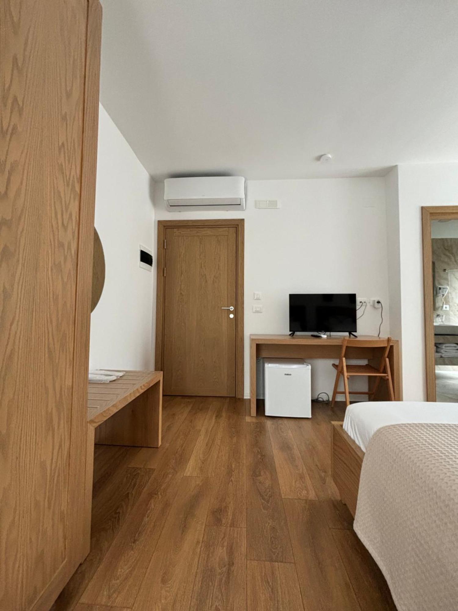 Gle-Alb Agrotourism Hotell Tepelene Exteriör bild